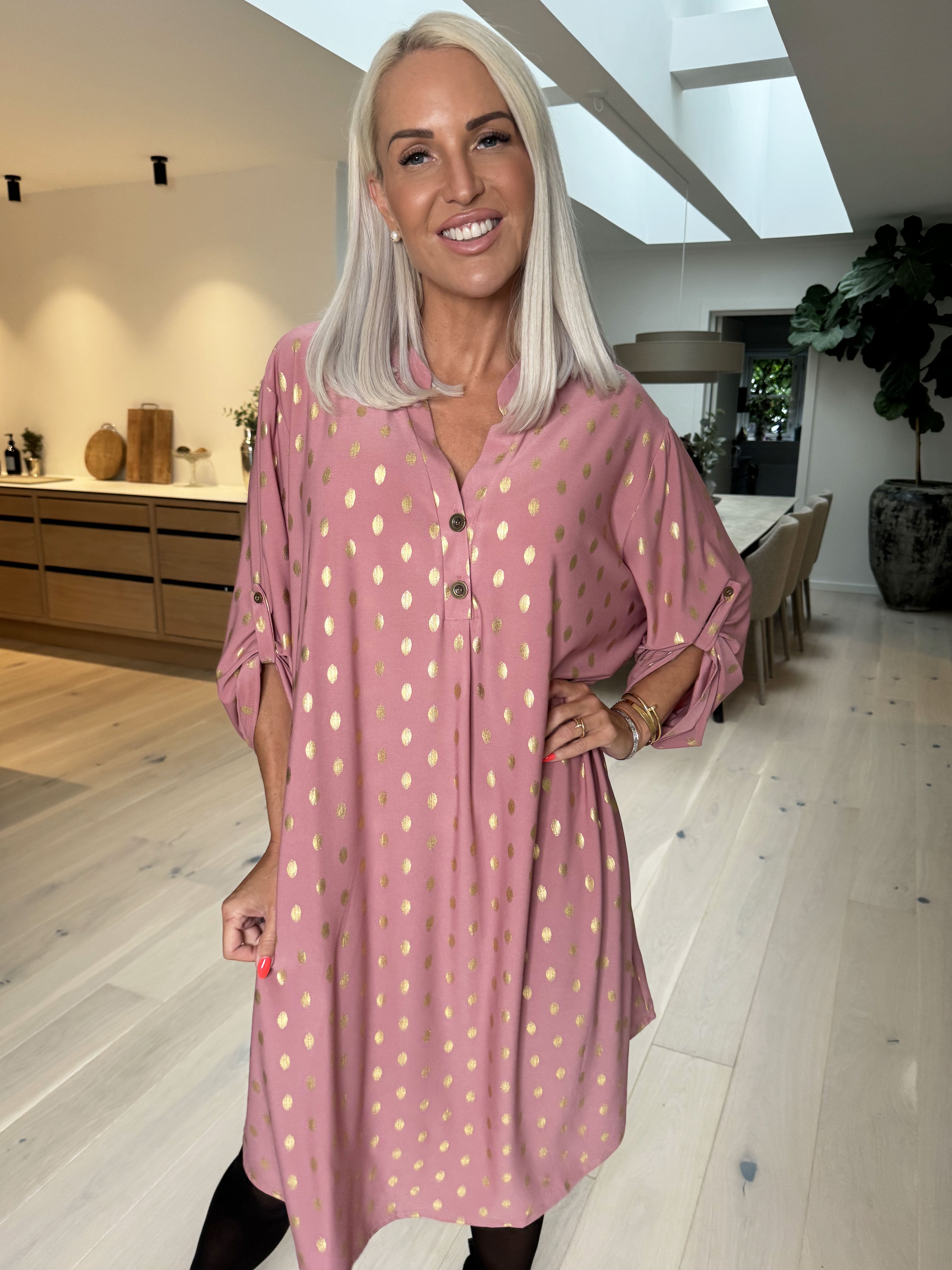 Ebba Gold Long - Elastisk kjole med guld prikker